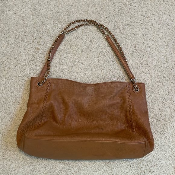 Tory Burch large leather purse in camel color with gold detailing - Picture 3 of 3